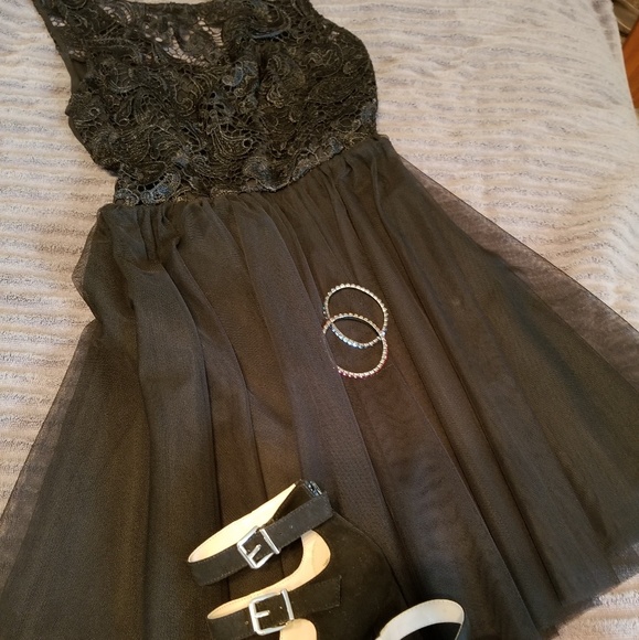 Forever 21 Dresses & Skirts - Black formal dress